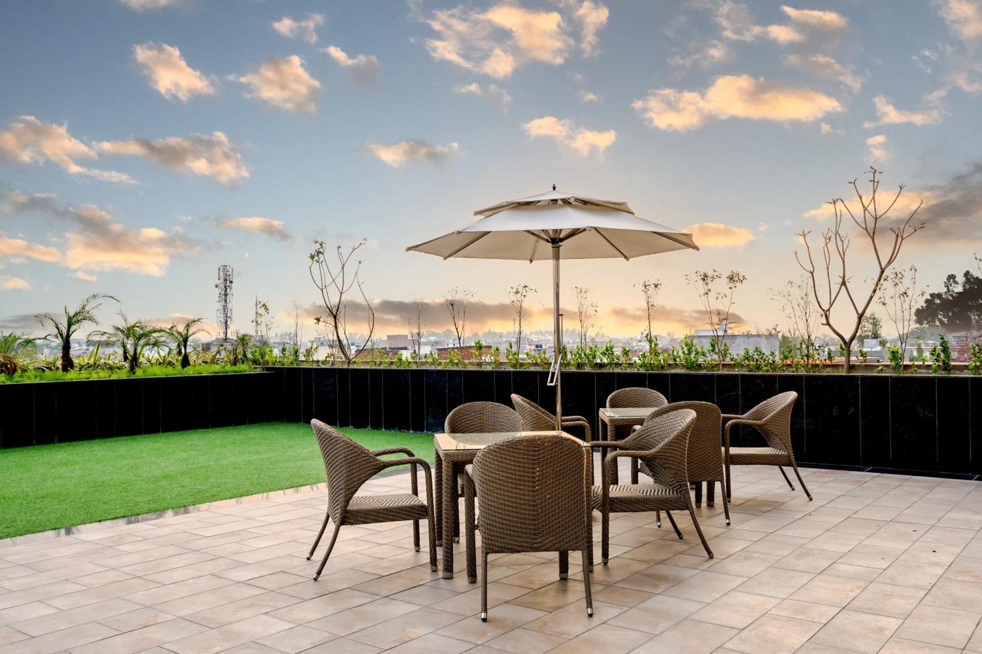 Holiday Inn Lucknow Airport By Ihg 外观 照片