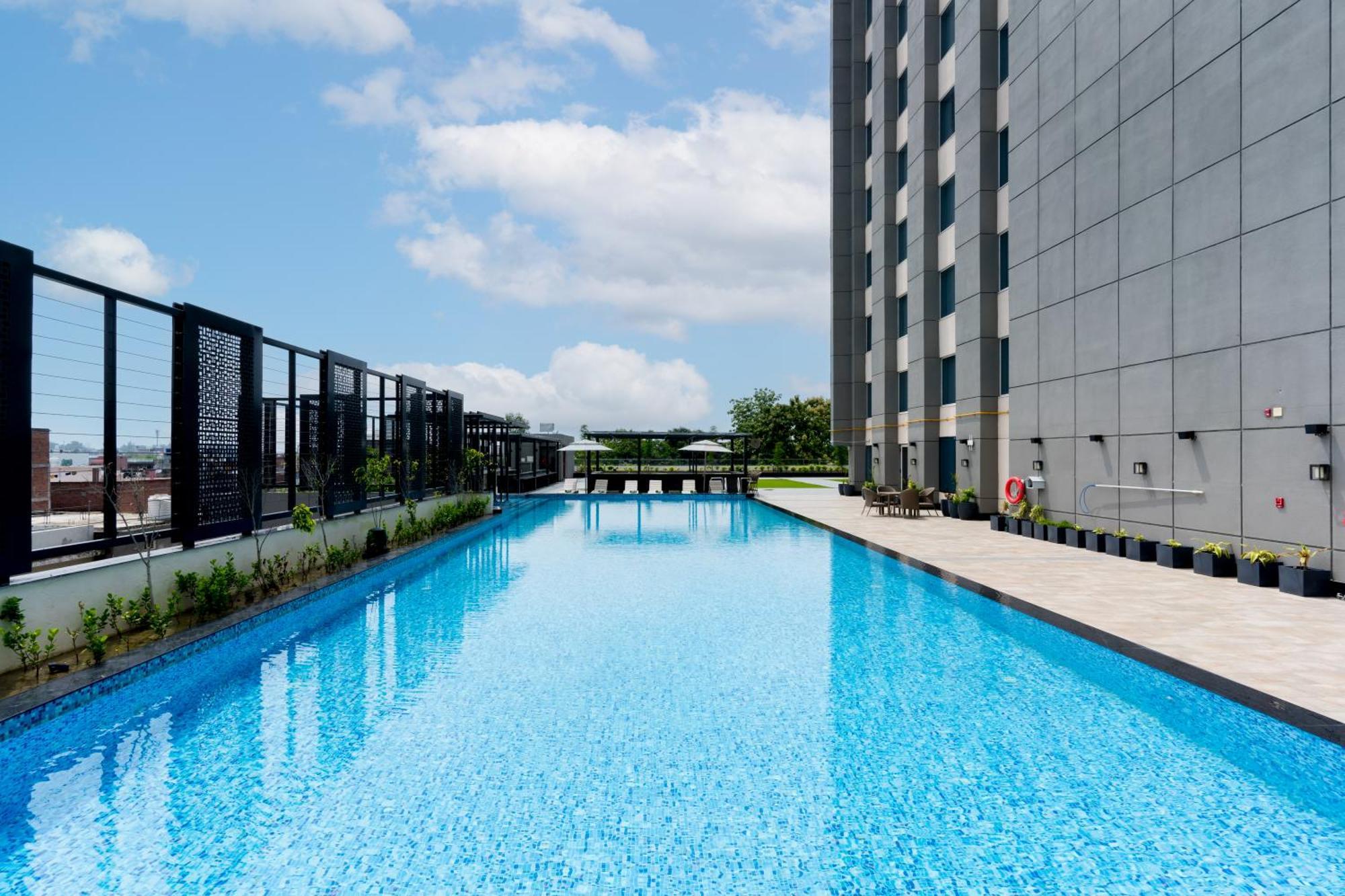Holiday Inn Lucknow Airport By Ihg 外观 照片